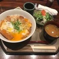 Photo taken at 豚肉 創作料理 やまと 南青山店 by Nao K. on 1/24/2017
