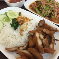 Photo taken at ร้านอาหารหนองคายเสนา (ป้าสุ) by ladynaka n. on 9/25/2015