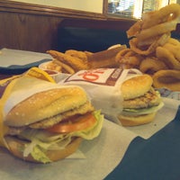 Photo taken at Apollo Burgers by Juan Francisco E. on 8/5/2011