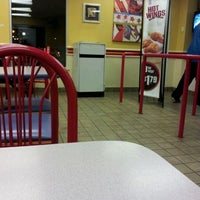 Photo taken at Taco Bell by turo v. on 3/2/2012