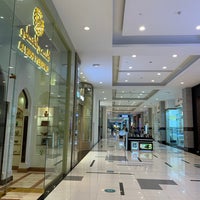รูปภาพถ่ายที่ Muscat Grand Mall โดย Ahmed A. เมื่อ 6/5/2022
