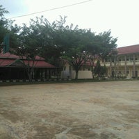 Review SMA Negeri 10 Fajar Harapan
