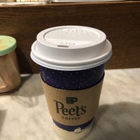 รูปภาพถ่ายที่ Peet&amp;#39;s Coffee &amp;amp; Tea โดย Mary O. เมื่อ 11/14/2019