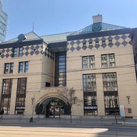 Foto tirada no(a) Toronto Public Library - Lillian H. Smith Branch por Richard E. em 4/4/2021