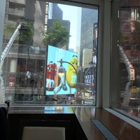 6/13/2017 tarihinde Greg S.ziyaretçi tarafından Broadway 49 Bar &amp;amp; Lounge at the Crowne Plaza Times Square'de çekilen fotoğraf