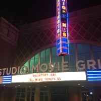 Foto scattata a Studio Movie Grill Arlington Highlands da Lindsay G. il 2/11/2017