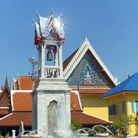 Photo taken at Wat Intharawihan by Apoorv on 3/26/2023