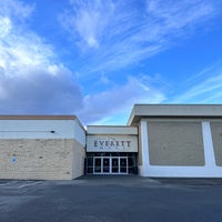 Foto tirada no(a) Everett Mall por Grove A. em 2/27/2024