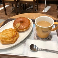 Photo taken at Mister Donut by Chie on 9/4/2022