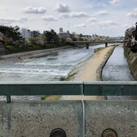 Photo taken at Shijo-ohashi Bridge by Chie on 4/11/2024