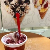 Photo taken at Cold Stone Creamery by Chie on 3/6/2019