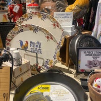 Photo taken at Cracker Barrel Old Country Store by Brett D. on 12/30/2021