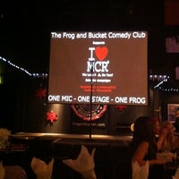 รูปภาพถ่ายที่ Frog and Bucket Comedy Club โดย Tom D. เมื่อ 12/19/2013