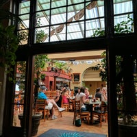 10/15/2017에 Ilian G.님이 El Palomar Restaurant에서 찍은 사진