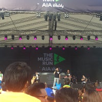 Photo taken at The Music Run by AIA Vitality by Evezii M. on 11/7/2015