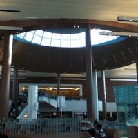 Foto tirada no(a) Praça de Alimentação por Leo B. em 1/12/2013