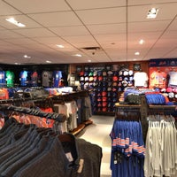 Photo taken at Mets Team Store by Conjunction Y. on 8/30/2018