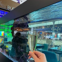 Photo prise au Bubbles Seafood &amp; Wine Bar par Olya M. le5/5/2021