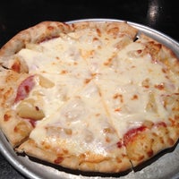 Снимок сделан в Kelso&#39;s Pizza Northtown пользователем Andrew G. 11/6/2012