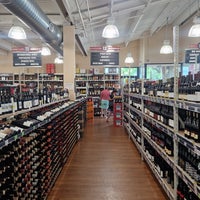 Снимок сделан в Westchester Wine Warehouse пользователем Oleg S. 6/10/2023