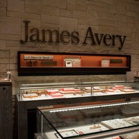 Photo taken at James Avery Artisan Jewelry by James Avery Artisan Jewelry on 7/4/2016