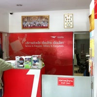 Photo taken at ร้านไปรษณีย์ รามอินทรา 34 (Post Shop) by คุณอ๊อบ อ. on 10/5/2012
