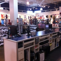 queensborough tommy hilfiger outlet