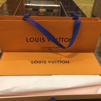 Photo taken at Louis Vuitton by Jonathan Matthew T. on 10/29/2017