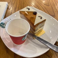 Photo taken at Starbucks by Ki E. on 11/23/2019