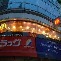 Photo taken at マクドナルド 新宿西口駅前店 by 尾崎 あ. on 2/14/2013