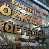 Photo taken at Tarihi Özkan Köftecisi by Ysmn B. on 3/10/2015