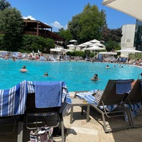Photo taken at Swissôtel Swimming Pool by Alper B. on 8/7/2022