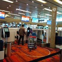 Photo taken at Jetstar Check-in Counter by dms h. on 6/20/2017