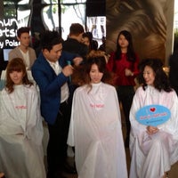 5/18/2014에 Jun W.님이 Shunji Matsuo Hair Salon @ 313에서 찍은 사진