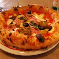 Foto tomada en La Vita e Bella &amp;amp; La Pizza è Bella Gourmet  por Francesco Paolo F. el 9/5/2022