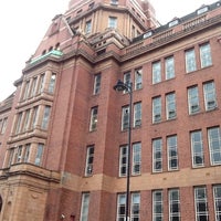 รูปภาพถ่ายที่ Manchester Metropolitan University Business School โดย Ahmed A. เมื่อ 1/5/2014