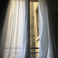 Снимок сделан в Hôtel Eiffel Seine Paris пользователем Mariana P. 2/29/2016
