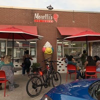 Photo taken at Morelli&amp;#39;s Gourmet Ice Cream by Anthony C. on 5/23/2021