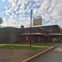 Das Foto wurde bei Brooks Shaw&amp;#39;s Old Country Store &amp;amp; Restaurant von Anthony C. am 5/6/2017 aufgenommen