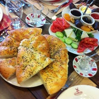 Das Foto wurde bei Tellioğlu Değirmen Cafe &amp;amp; Restaurant von Ebru S. am 7/11/2013 aufgenommen