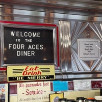 4/22/2021 tarihinde Ted B.ziyaretçi tarafından Four Aces Diner'de çekilen fotoğraf