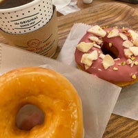 Photo taken at Krispy Kreme Doughnuts by 七 on 10/18/2023