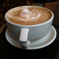 Foto tomada en Cafe Twelve  por Chad el 12/13/2012