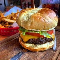 Foto tirada no(a) Butcher &amp;amp; The Burger por Joe F. em 12/26/2018