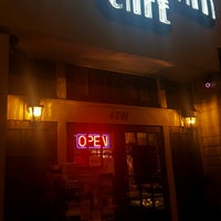 Снимок сделан в Elite Cigar Cafe пользователем Anna A. 9/24/2016