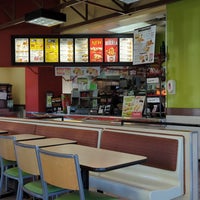 Photo taken at Del Taco by Hector S. on 11/25/2023