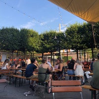 Foto scattata a Bill&amp;#39;s Beer Garden da Lori C. il 7/25/2021