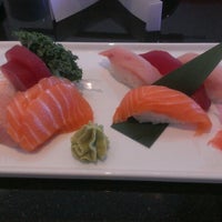 Foto diambil di Sushi Sake Hammocks oleh EquityGenius J. pada 3/7/2013