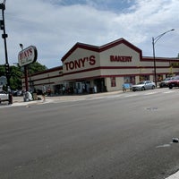 Photo taken at Tony&amp;#39;s Finer Foods by Edward C. on 8/2/2020