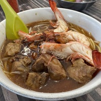Photo taken at Beach Road Prawn Mee Eating House by Ringo R. on 11/11/2023